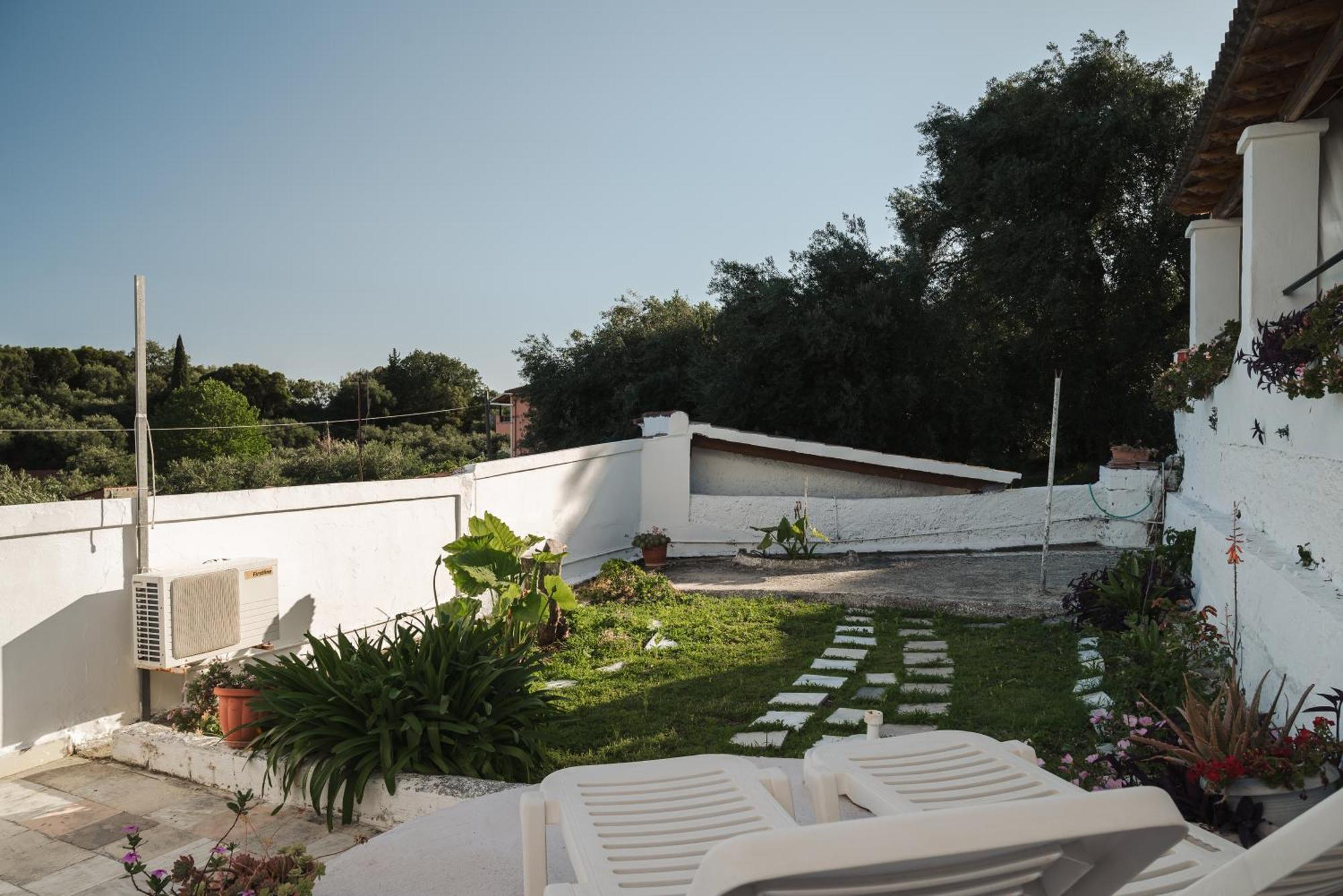 Ulisse Apartments ปาเลโอกัสไตรซา ภายนอก รูปภาพ