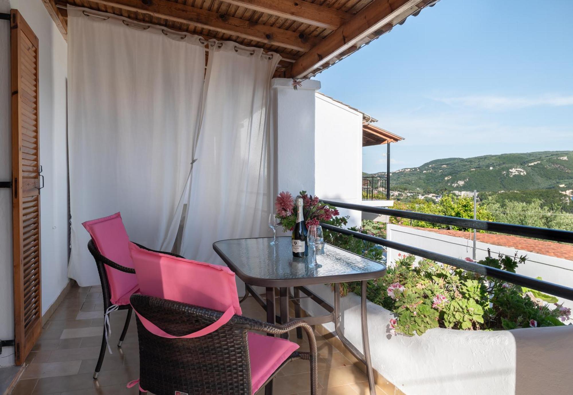 Ulisse Apartments ปาเลโอกัสไตรซา ภายนอก รูปภาพ